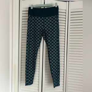 Constantly varied gear size medium blue mermaid fish scale leggings in blue